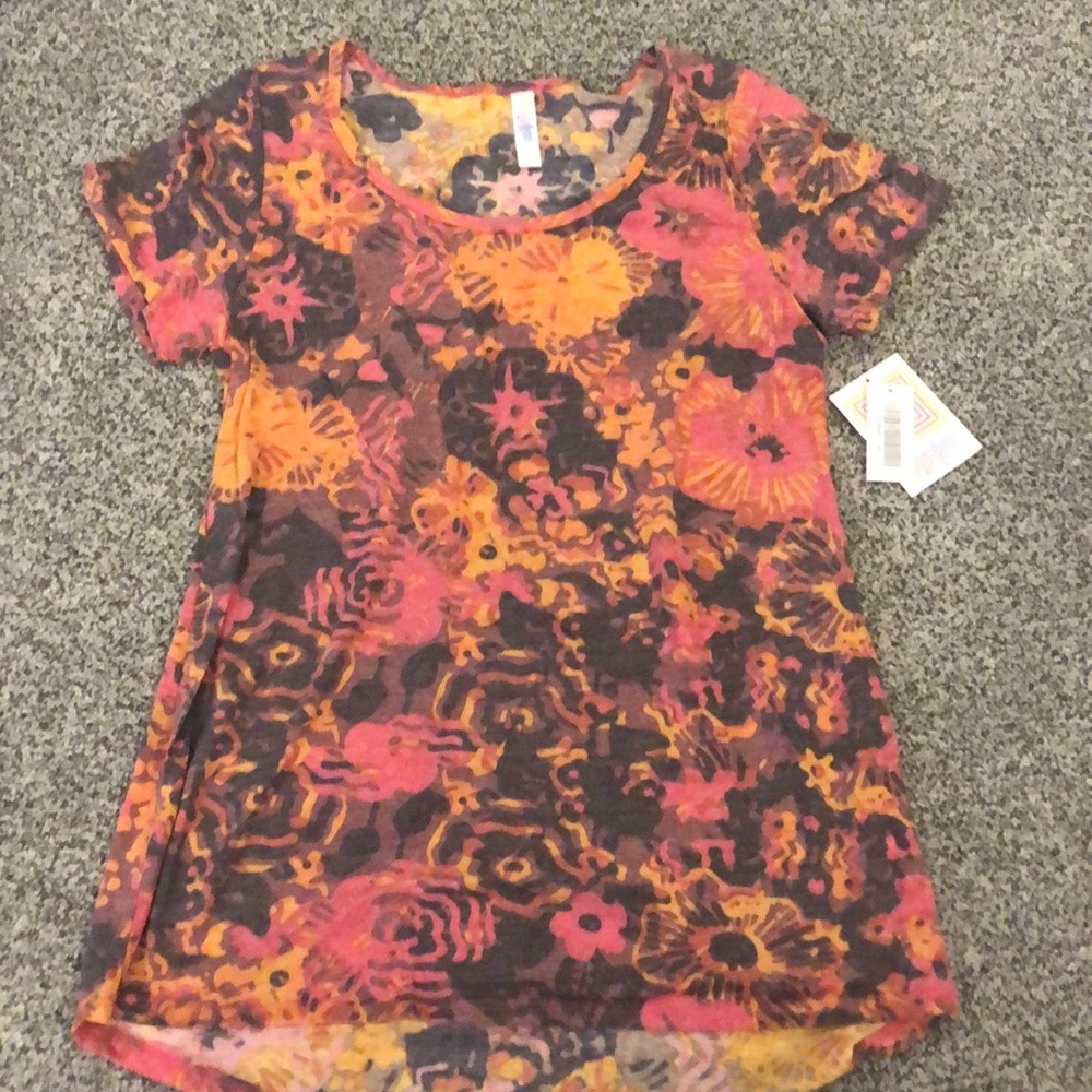 LuLaRoe classic tee